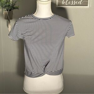 *3 for $15* Vinyard Vines Women’s Sankaty Short Sleeve Knot Waist Blue Stripes M